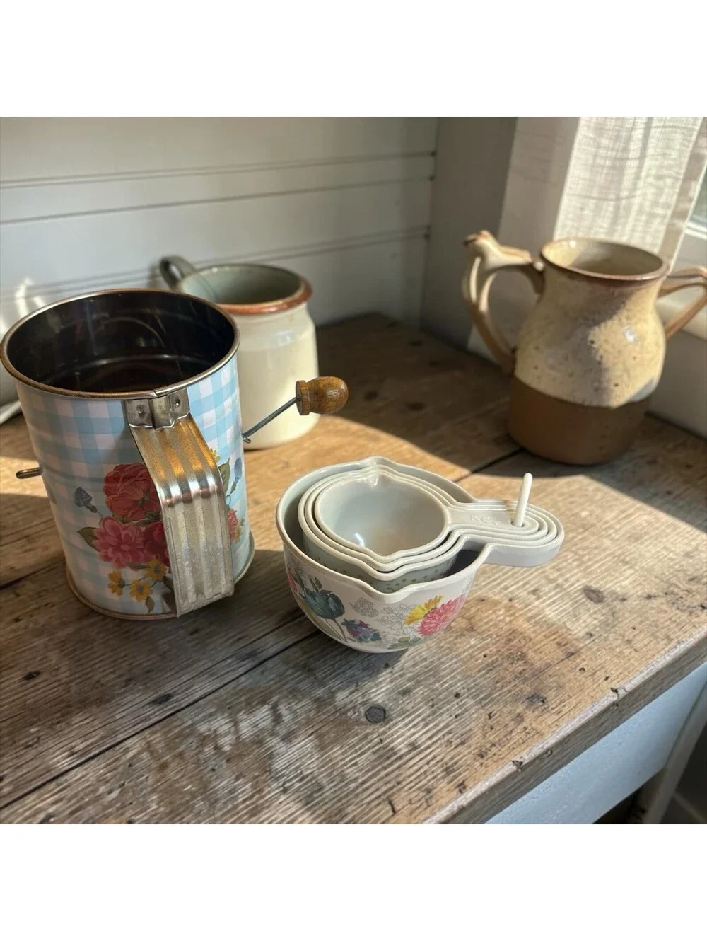 Pioneer Woman Flour Sifter and Melamine 4 Measuring Cups Floral Set of 2